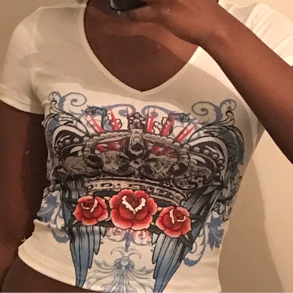 Y2K cropped top with graphic design - Picture 3 of 4